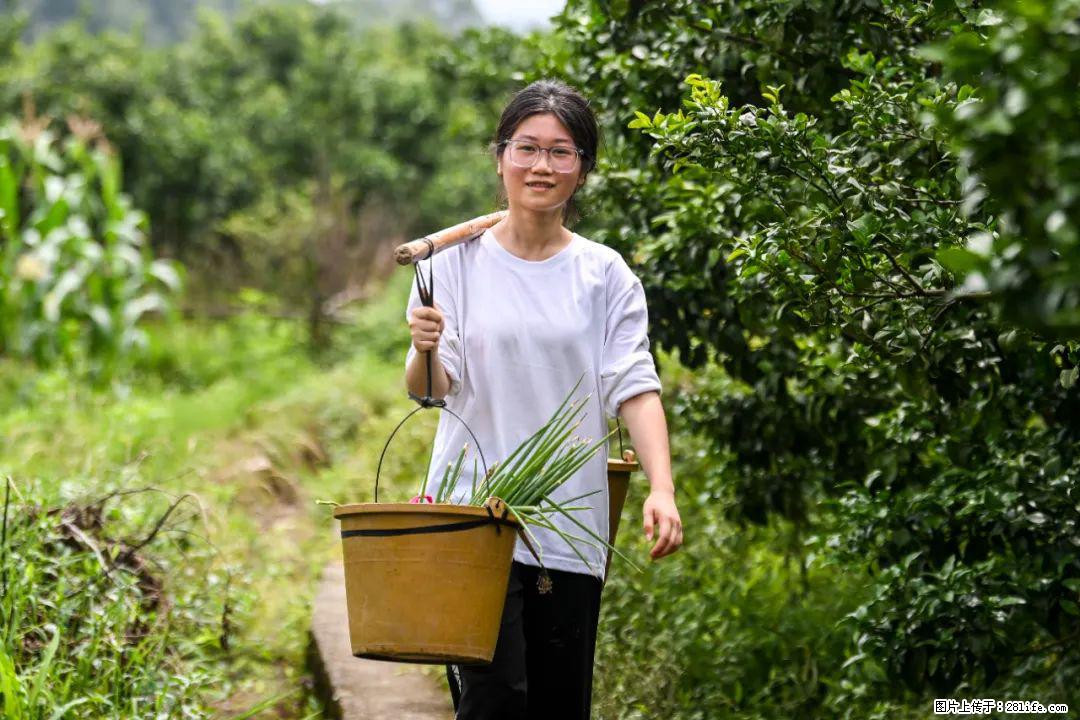 全网追的“扁担女孩”，找了一份暑假工，时薪12元 - 遂宁生活资讯 - 遂宁28生活网 suining.28life.com